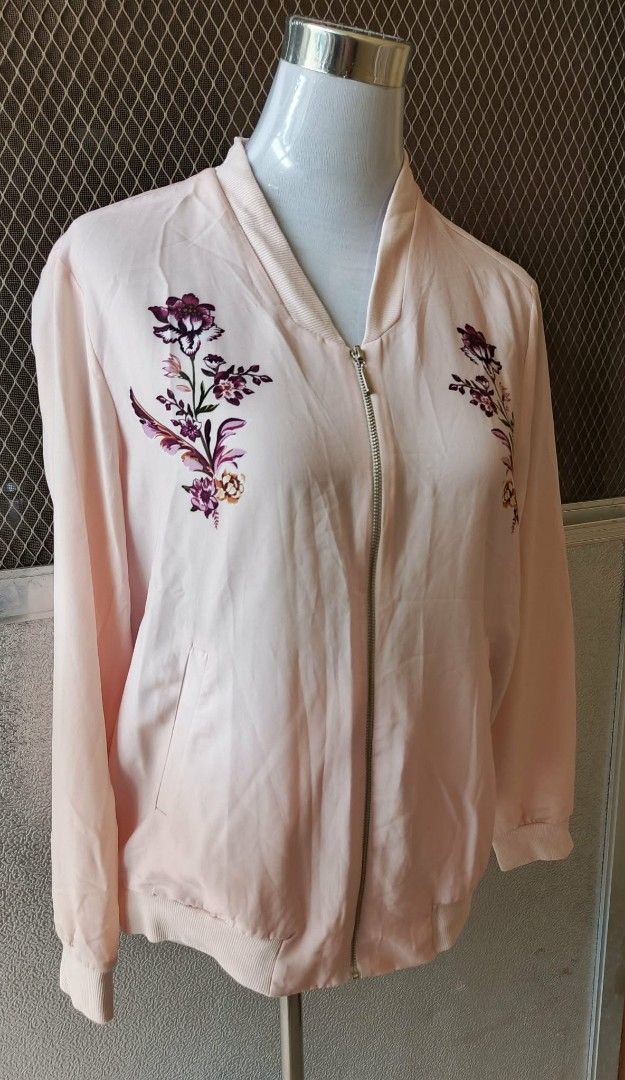 Pink Floral Embroidered Bomber Jacket (Category: Coats, Jackets and Outerwear) located in Cebu City. Submitted by violacloset (Listing ID 1465889440, Image 2). Description: Measurements: length: 24 width: 21.