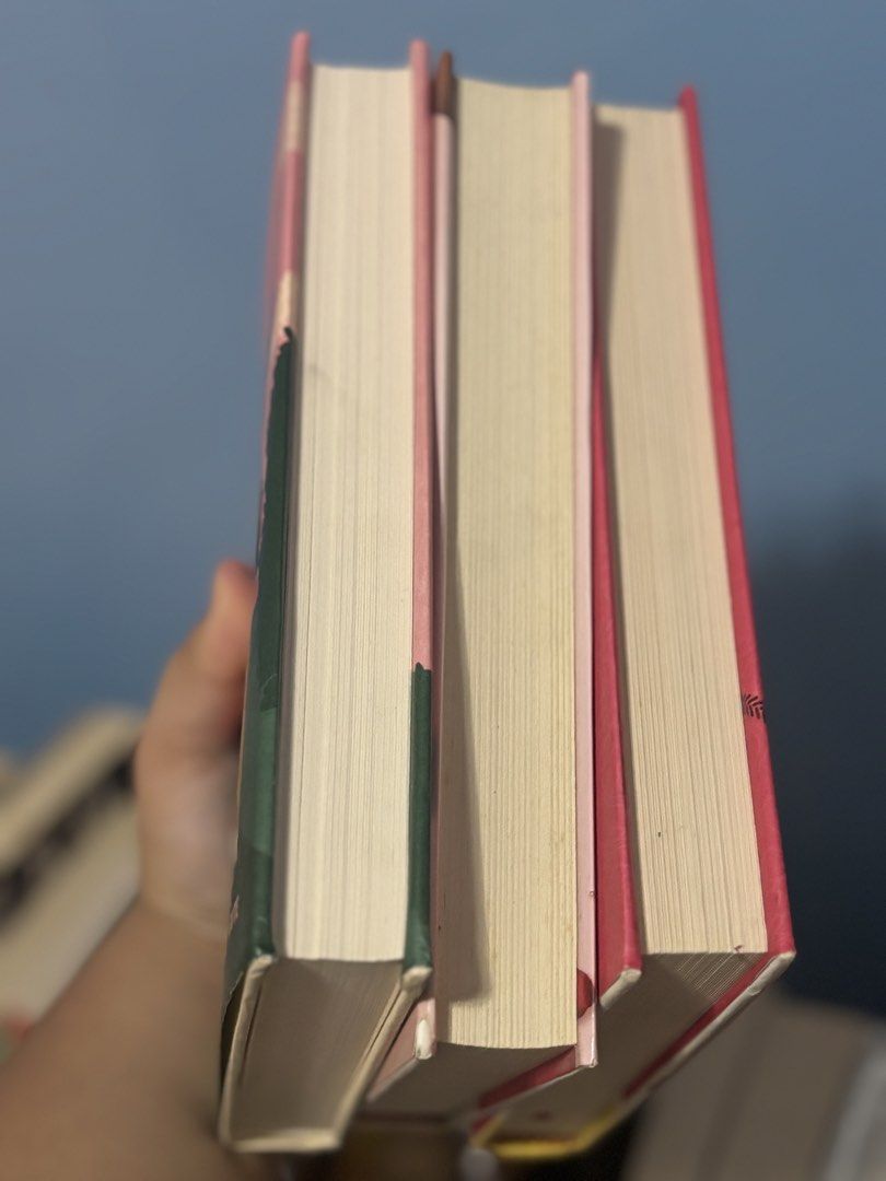 PINK HARDBOUND SET (1 FREE BOOK) (Category: Storybooks) located in Aborlan. Submitted by shantellenovela (Listing ID 1465796691, Image 3). Description: Here po. I had a quick phase of obsessing over collecting hardbound covers but hindi ko na rin po talaga sila matapat talaga. I originally got them for 300-400 each, so I hope reasonable rin ang pricing ko for this one given na preloved set tapos hardbound pa..