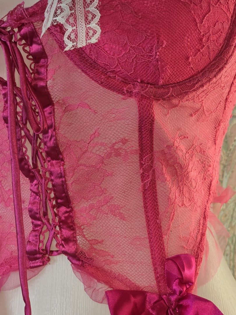 Pink Lace Corset Top (Category: Undergarments & Loungewear) located in Dagupan City. Submitted by chislocker14 (Listing ID 1465781725, Image 3). Description: ꫂ᭪ྀི݁ rose lace corset ༘⋆hot pink rose lace and delicate satin bow accents ༘⋆underwired, back zipper ────୨ৎ──── brand: - size: xxs-xs bust: 28-32 𝓶𝓲𝓷𝓮: 179 CODE: KISSABLE.