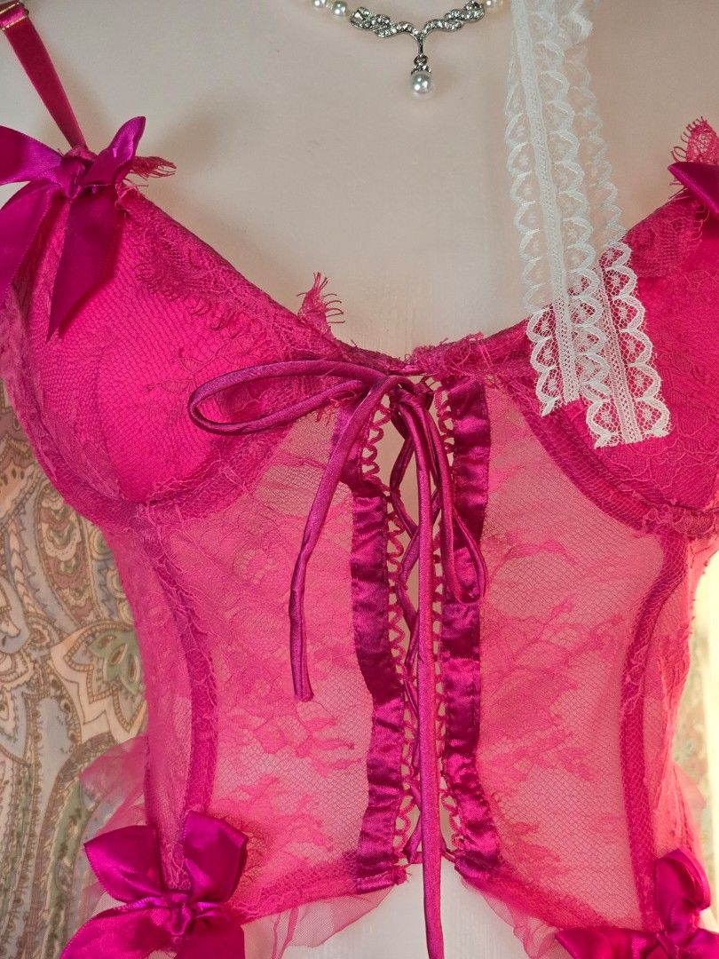 Pink Lace Corset Top (Category: Undergarments & Loungewear) located in Dagupan City. Submitted by chislocker14 (Listing ID 1465781725, Image 2). Description: ꫂ᭪ྀི݁ rose lace corset ༘⋆hot pink rose lace and delicate satin bow accents ༘⋆underwired, back zipper ────୨ৎ──── brand: - size: xxs-xs bust: 28-32 𝓶𝓲𝓷𝓮: 179 CODE: KISSABLE.