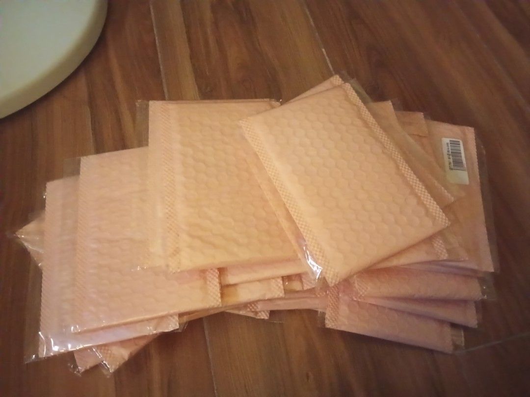 Pink Packaging <3 (Category: Looking For) located in Manila. Submitted by fleurinie.ph (Listing ID 1465838268, Image 1). Description: This is a pink packaging in, 29 pieces. I wanted to start a business but failed so now I'm selling this to make money..