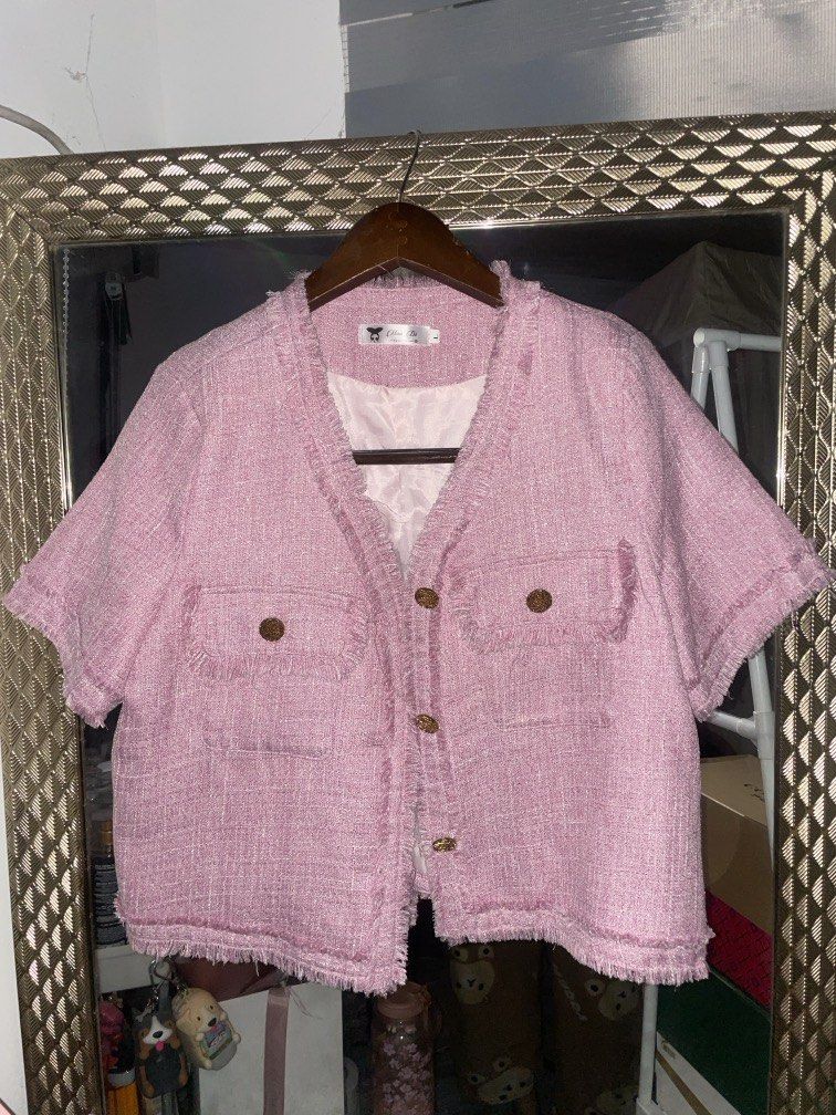 Pink tweed crop boxy top (Category: Blouses) located in Bacolor. Submitted by louiviellefinds (Listing ID 1465942107, Image 1). Description: Good as new Wash but never worn.