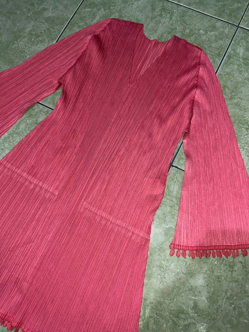 PLEATS PLEASE (Category: Dresses) located in Tacurong. Submitted by jayve_ukaysell (Listing ID 1465932574, Image 2). Description: asnew condition 3,200 freeship OBO.