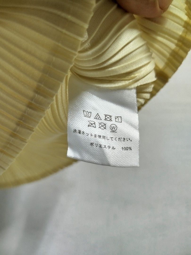 PLEATS PLEASE LONGSLEEVE (Category: Longsleeves) located in Bayombong. Submitted by Gentlemans_ClosEt (Listing ID 1465776472, Image 3). Description: PLEATS PLEASE LONGSLEEVE SIZE 2 ON TAG (small) EXCELLENT CONDITION MISSING MAINTAG ONLY.