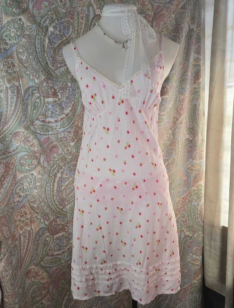 Pointelle floral dress (Category: Undergarments & Loungewear) located in Dagupan City. Submitted by chislocker14 (Listing ID 1465781774, Image 1). Description: ꫂ᭪ྀི݁ pink floral-print slip dress ༘⋆pointelle cami dress ────୨ৎ──── brand: Aussino size: xs-s bust: 30-34 𝓶𝓲𝓷𝓮: 179 CODE: HONEY.