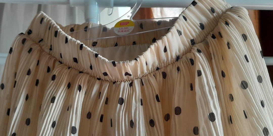 Polka Dot Peach Layered Skirt (Category: Skirts) located in Batangas. Submitted by norskieshoppe (Listing ID 1465900281, Image 3). Description: Sz 27-30 stretchy chiffon with lining.
