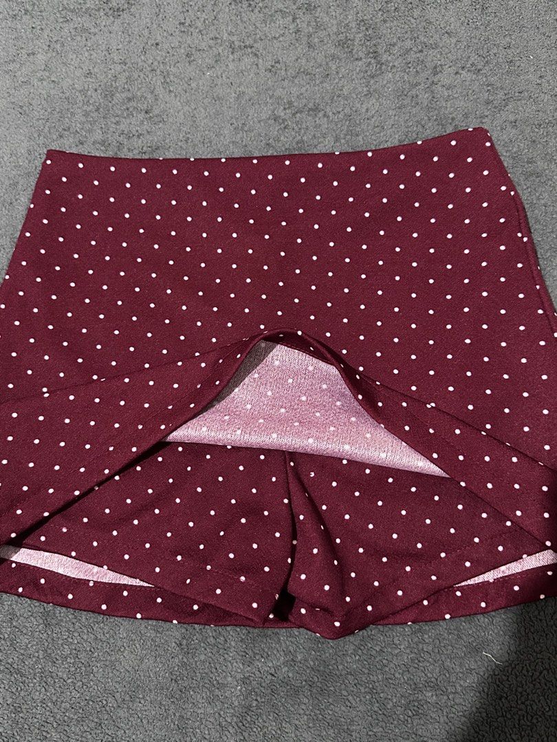 Polka Skirt with Inner (Category: Skirts) located in Cabanatuan. Submitted by fitsby.el (Listing ID 1465910464, Image 2). Description: 26-30.
