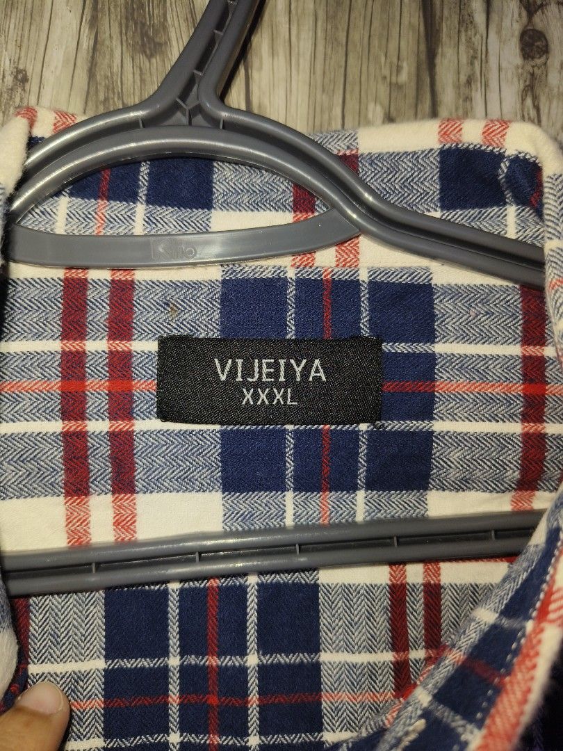 POLO CHECKERED (Category: Formal Shirts) located in Baguio. Submitted by baguiio_fiinds (Listing ID 1465892890, Image 3). Description: Closet cleanup, preloved items..