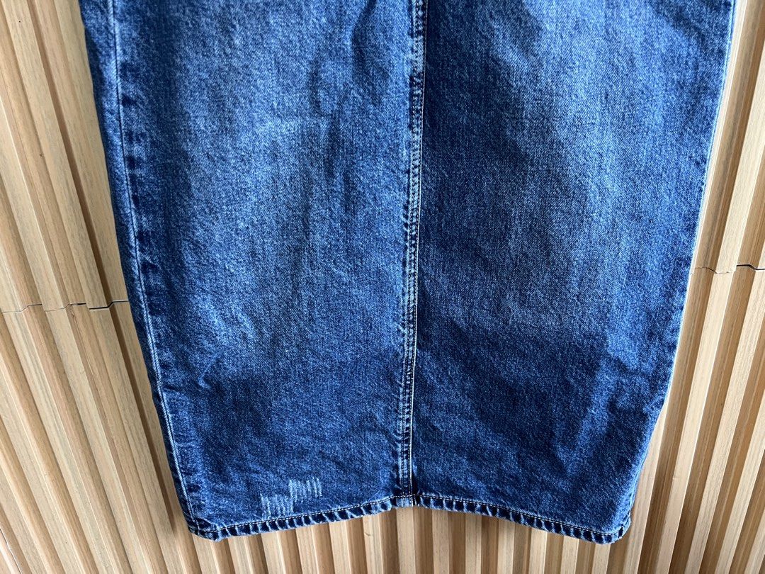 Prada (Category: Skirts) located in Lipa City. Submitted by thyra06 (Listing ID 1465839171, Image 3). Description: Prada long skirts good as new size 28/29 .