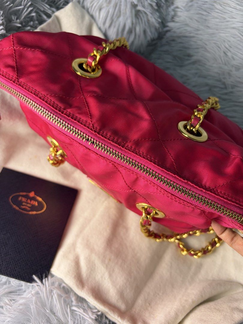 Prada Chain Shoulder Bag (Category: Luxury Bags & Wallets) located in Taguig. Submitted by ljlucero (Listing ID 1465765531, Image 2). Description: Card and Dust bag Tarnish lang yung zipper the rest gold pa. .