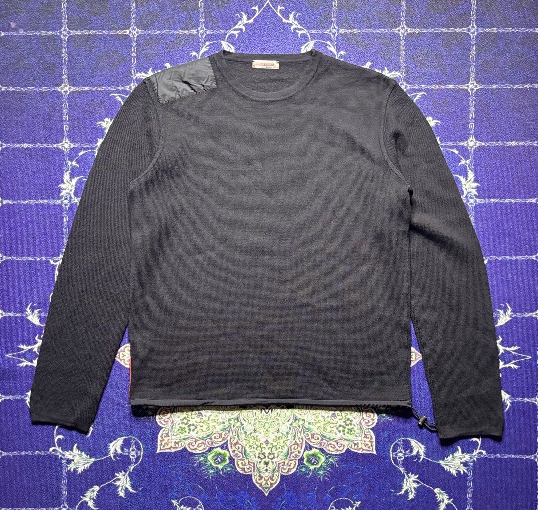 Prada Sweater (Category: Coats, Jackets and Outerwear) located in Valenzuela. Submitted by telagram (Listing ID 1465888238, Image 1). Description: .