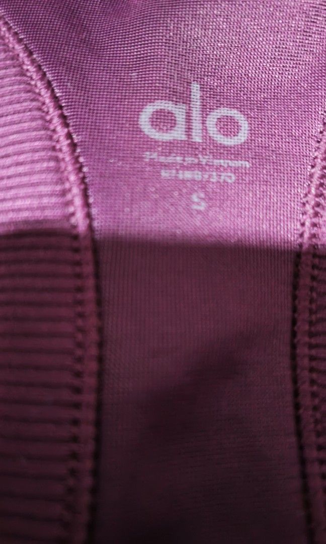 Pre-loved branded blouses size small (Category: Blouses) located in Pasay City. Submitted by khim1202ma07307 (Listing ID 1465947016, Image 2). Description: .