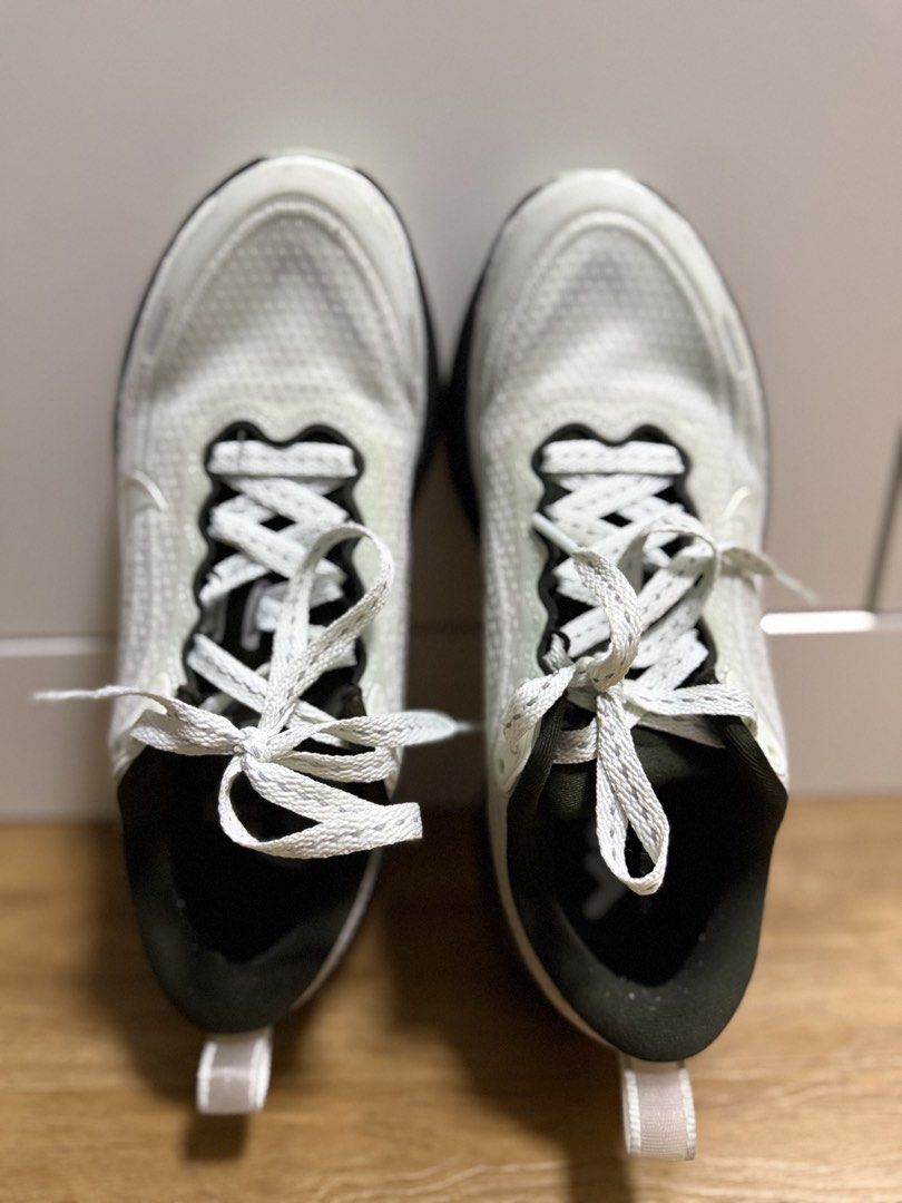 Preloved Nike Vomero Plus in light green (Category: Sneakers) located in Pasig City. Submitted by akis.onlineshop (Listing ID 1465788169, Image 1). Description: No box, kept on acrylic boxes | 23cm | in good condition.