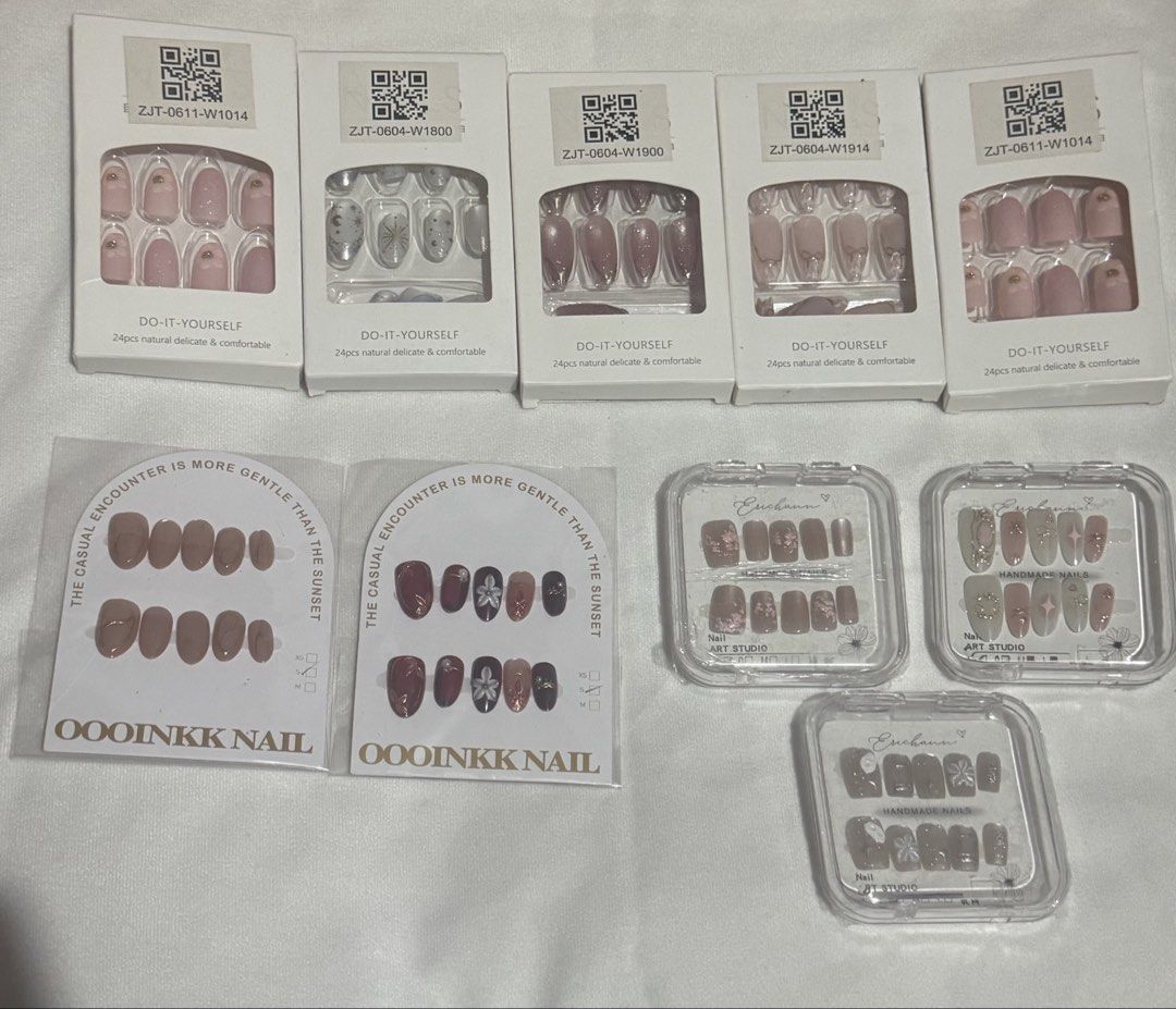 Press-on Nails Bundle (Category: Hands & Nails) located in Makati City. Submitted by rinlztt (Listing ID 1465900824, Image 1). Description: - Used once, some of the 24pcs. nail sets are unused - Take all press-on nails for Php 600 - with free nail sticker glue.