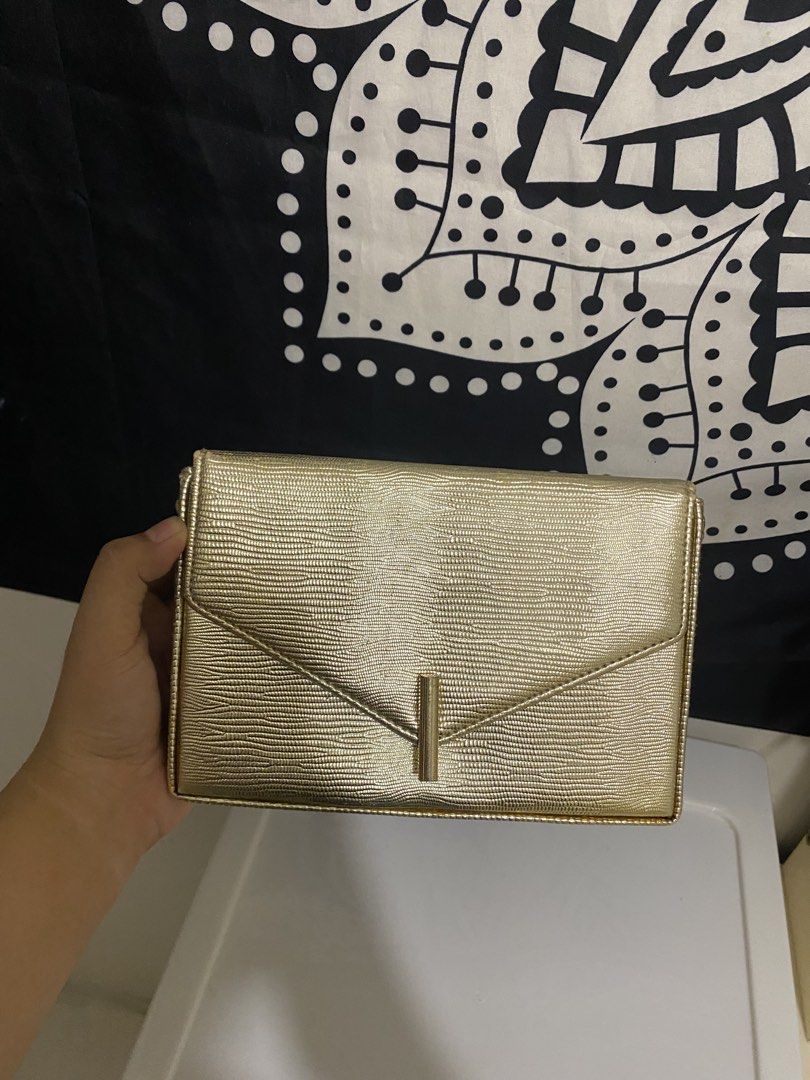 PRIMARK CROSS BODY BAG (Category: Cross-body Bags) located in Valenzuela. Submitted by nixies.apparel (Listing ID 1465942580, Image 1). Description: - negotiable - perfect pang party - orig from paris pa.