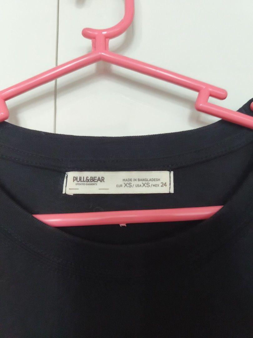 Pull & Bear Black Tshirt Woman (Category: Shirts) located in Manila. Submitted by smilefashion08 (Listing ID 1465768861, Image 2). Description: .