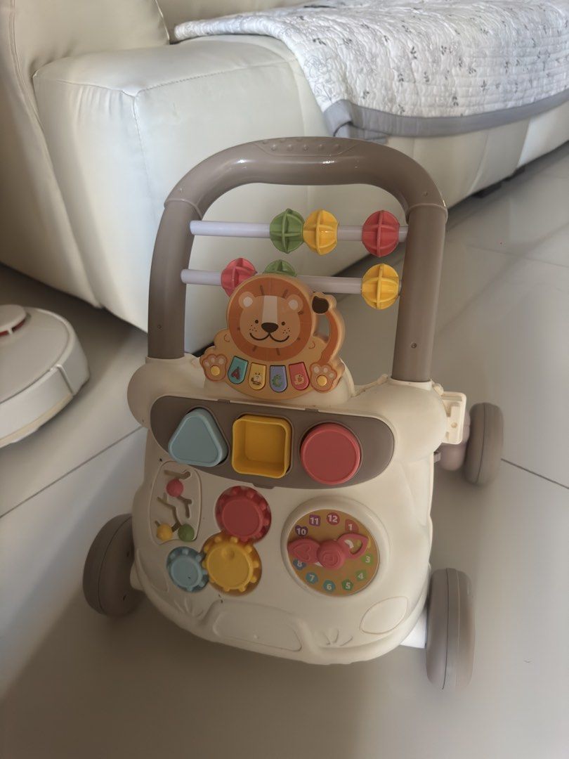 Push Walker (Category: Infant Playtime) located in Makati City. Submitted by rianneshiii (Listing ID 1465768067, Image 1). Description: .