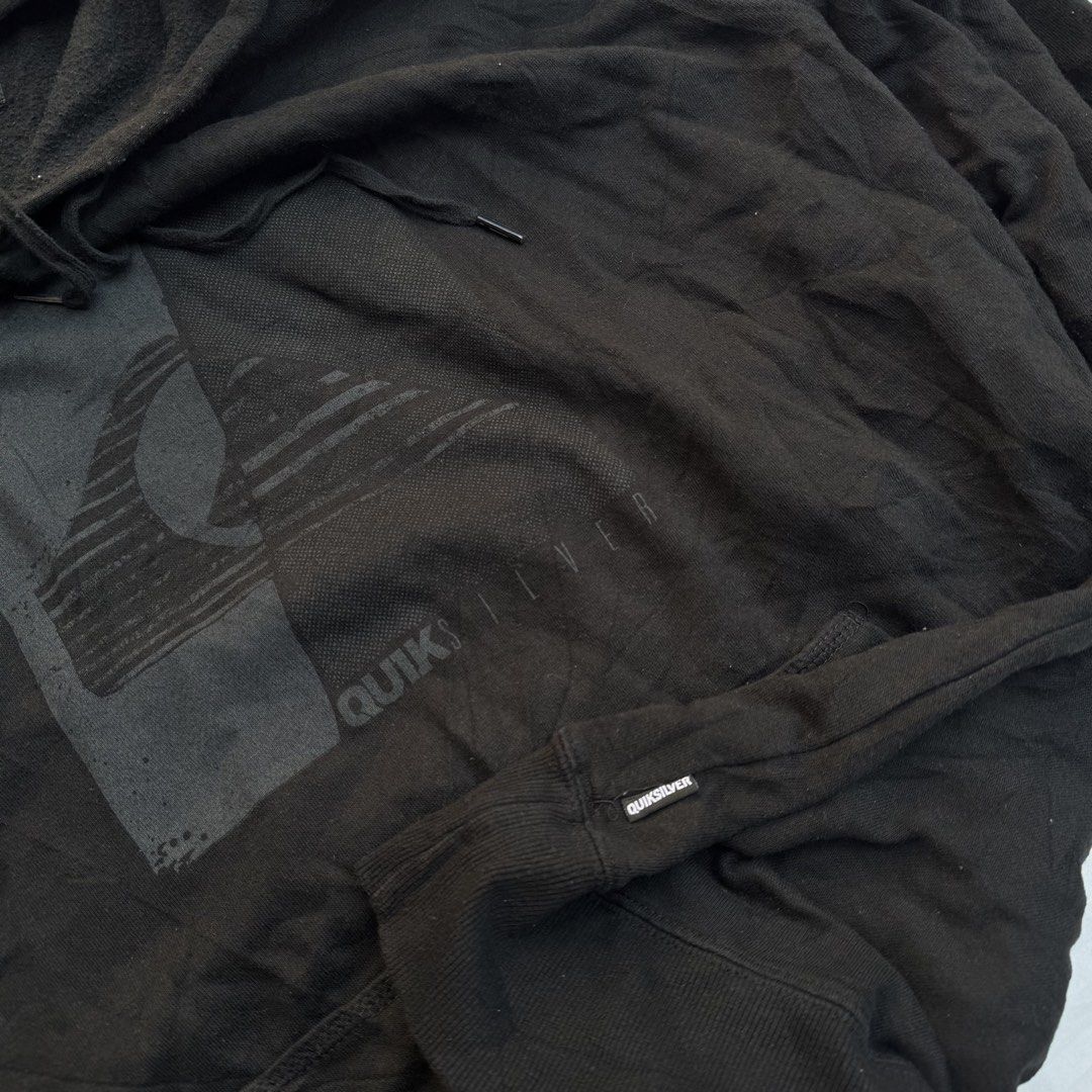 QUICKSILVER (Category: Coats, Jackets and Outerwear) located in Pasig City. Submitted by jaaard (Listing ID 1465878254, Image 3). Description: Size XL 24.5x31 Vgood condition Pm me.