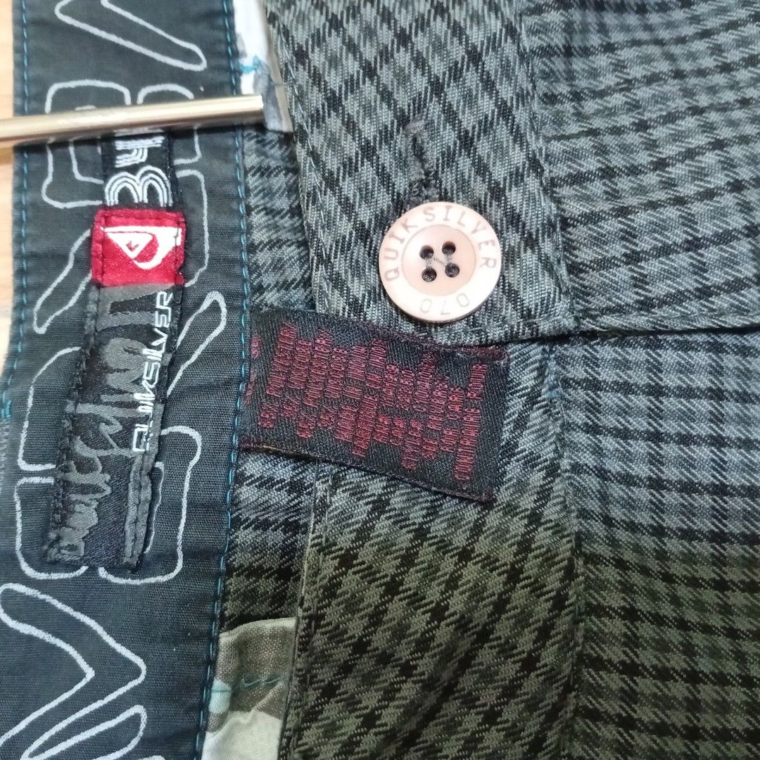 Quicksilver 5 pockets (Category: Shorts) located in Lingayen. Submitted by prince-cacatian (Listing ID 1465798525, Image 3). Description: SIZE/DIMES: W33 L22 GOOD CONDITION NO ISSUE.
