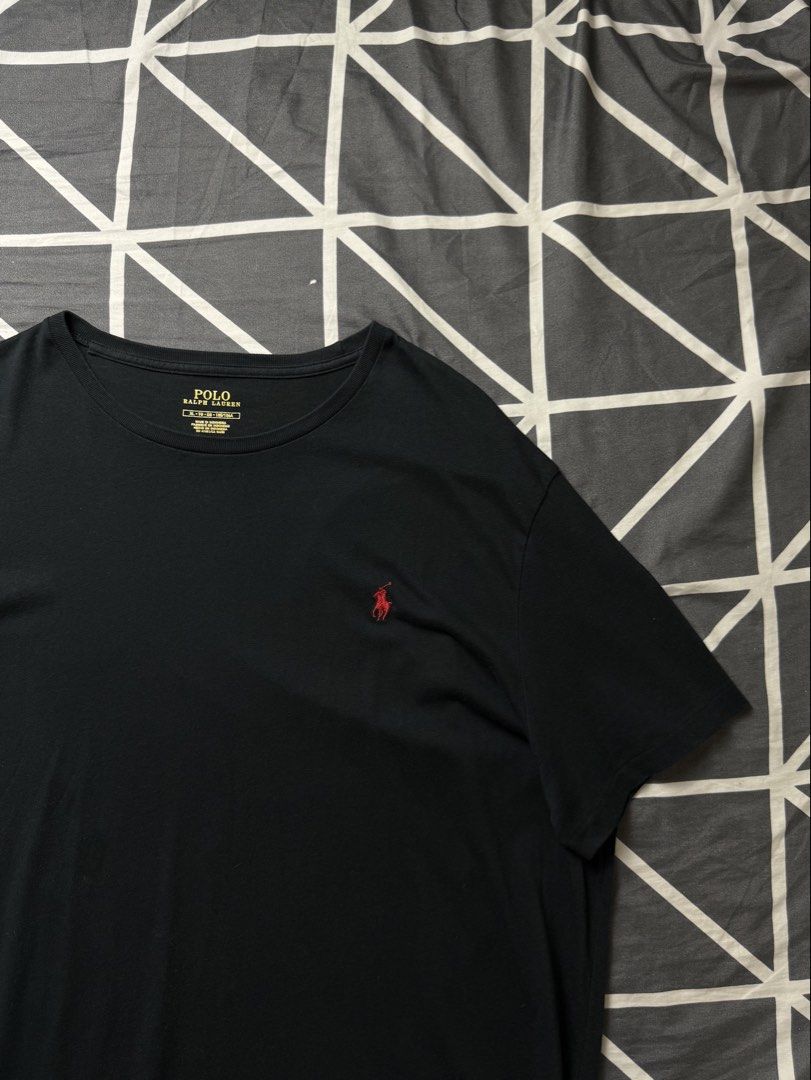 Ralph Lauren T shirt (Category: Activewear) located in Manila. Submitted by polo_finds (Listing ID 1465886046, Image 2). Description: Size XL Width : 24 Length : 29 Good as new Original No issu.