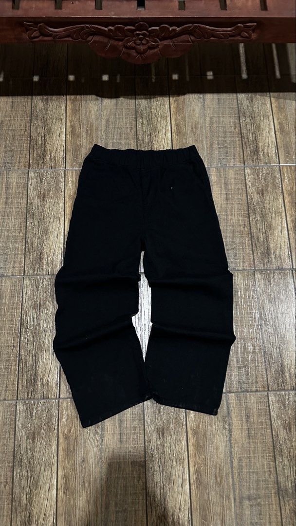 RANDOM JEANS (Category: Jeans) located in Manila. Submitted by urban.vintage (Listing ID 1465793501, Image 1). Description: ISSUE: NONE (NEED WASH) MOP :GCASH (NO COD) SHIP VIA: LALAMOVE & J&T LOCATION: PASIG CITY LENGTH: 41 WIDTH : 30-32 HEM : 10.