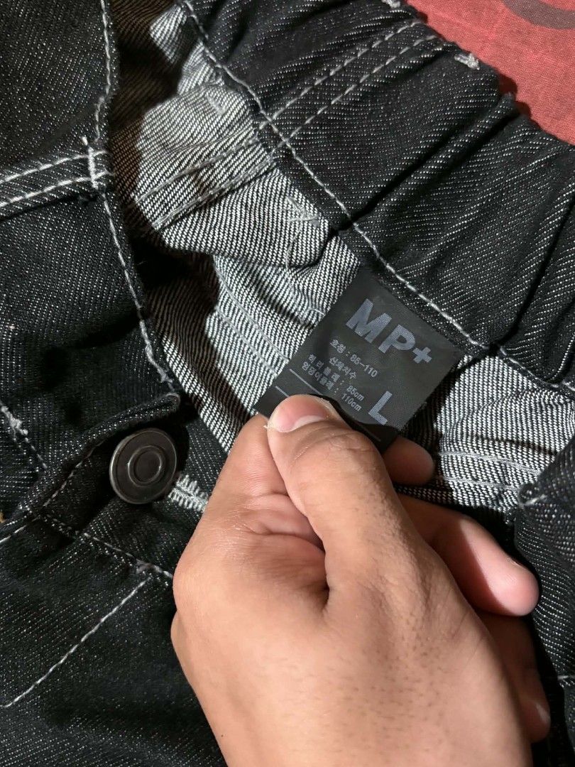 Raw denim baggy pants (Category: Jeans) located in Davao. Submitted by yakult_thrift56 (Listing ID 1465932436, Image 3). Description: size,32-40 length, 44 thigh, 17 hem, adjustable .