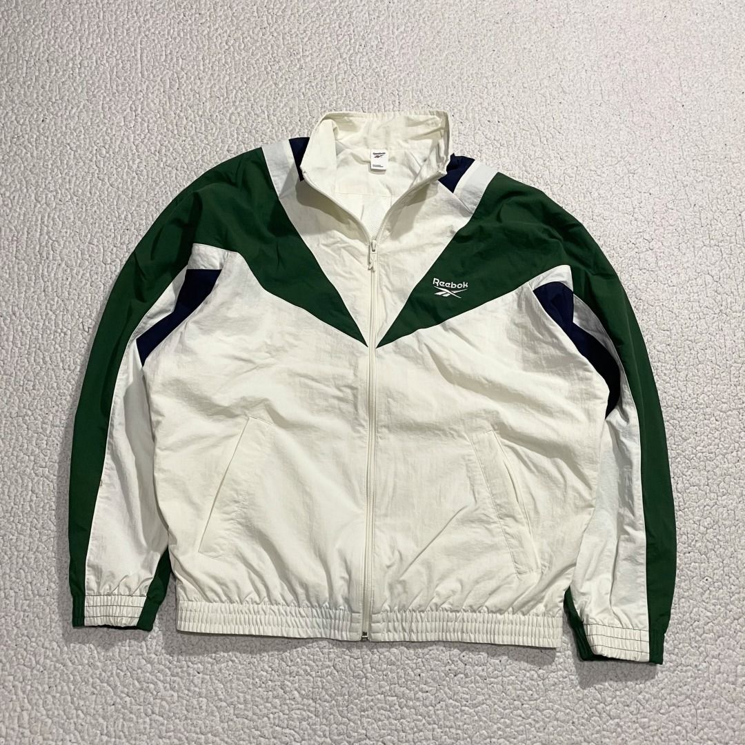 Rebook Windbreaker (Category: Coats, Jackets and Outerwear) located in Caloocan City. Submitted by jthriftshop00 (Listing ID 1465868672, Image 1). Description: Reebok Windbreaker Small on tag (fits up to large) Dimes: 24x27.5 Color rate: 9.9/10 Condition: 9.8/10 like new condition🔥.