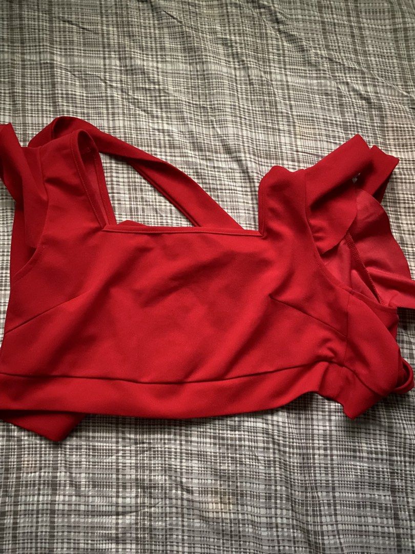 Red Cropped Sleeveless Top (Category: Sleeveless) located in Quezon City. Submitted by lovedbytali (Listing ID 1465824895, Image 1). Description: can fit s-l.