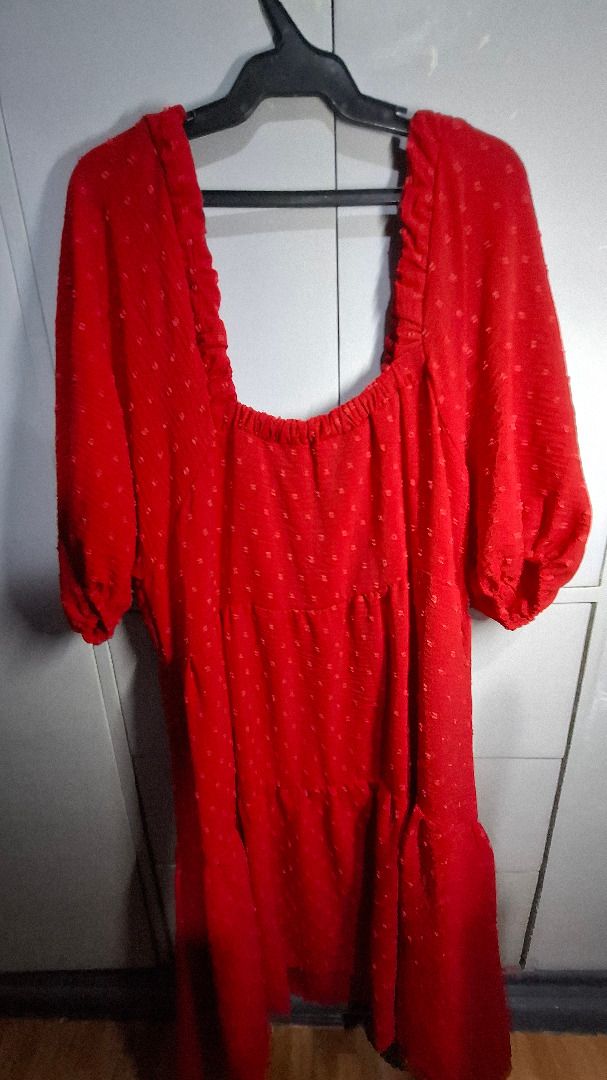 Reddish Brand Red Midi Dress Square Neck (Category: Dresses) located in Rodriguez. Submitted by cvlon (Listing ID 1465926569, Image 2). Description: - Can send more pics if interested - Pag madami kukunin auto discount (Pwede sa ibang damit basta nakapost sa account ko) - DM FOR INQUIRIES and EXACT MEASUREMENT FOR SIZES - Loc: Rodriguez, Rizal - MOP: Cash on Pickup/Gcash/MariBank/GoTyme - Shipping: J&T/Lalamove.