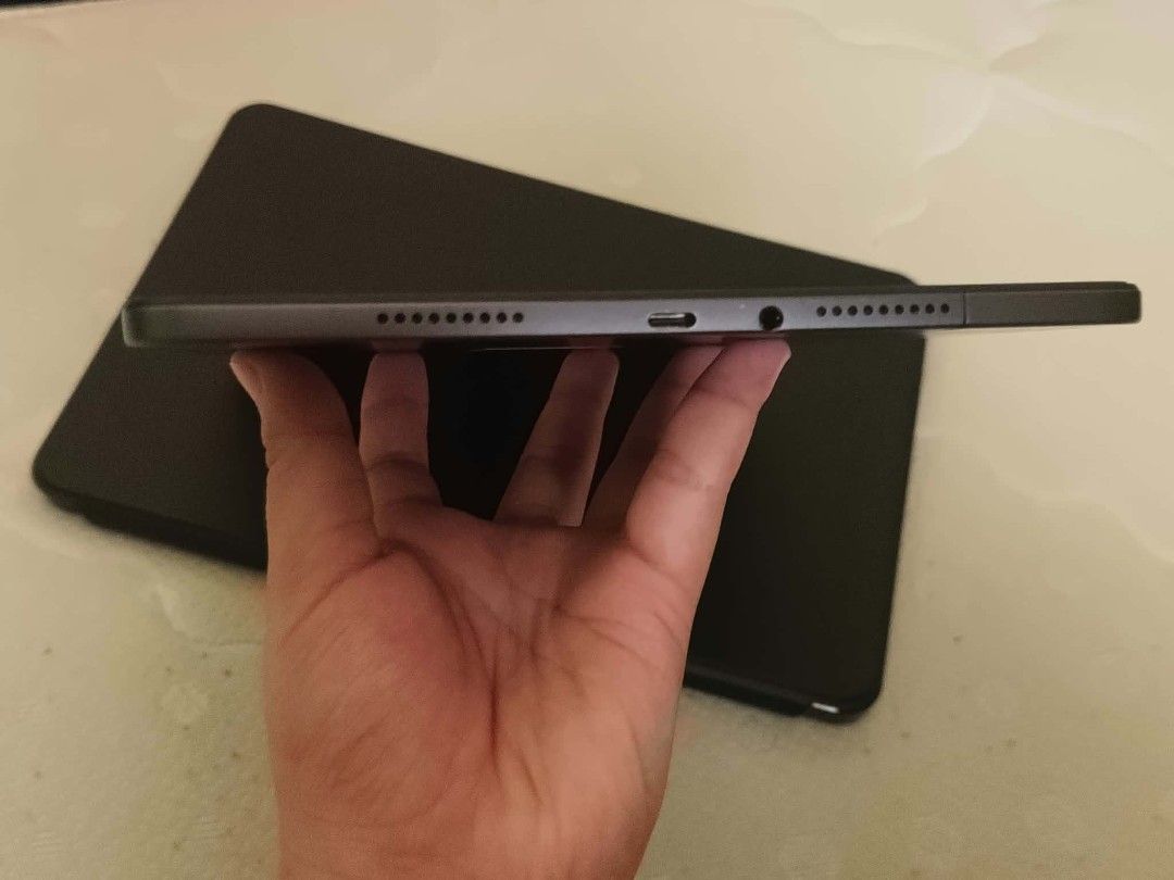 REDMI PAD PRO 5G (Category: Android) located in Manila. Submitted by aj.mrt_200431 (Listing ID 1465936357, Image 3). Description: Redmi Pad Pro 5G — 256GB Inclusions: Case, box, and original charger 33W 8gb ram // 256gb rom 5G with sim slot 12"1 inch 10,000mah battery Qualcomm Snapdragon 7s Gen 2 (octa-core). Quad speakers with Dolby Atmos support and a 3.5mm headphone jack. no issue, lady owned. Pm for sure buyer 📍 Valenzuela.
