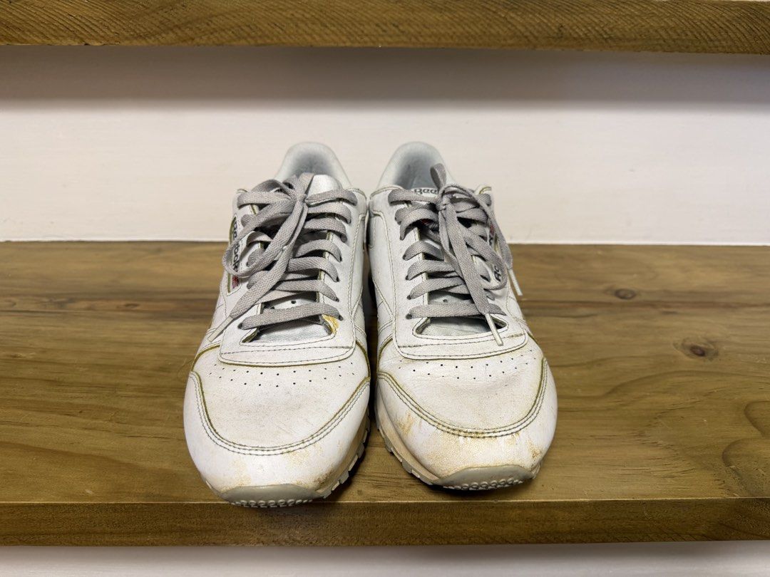 Reebok Classic Leather (Category: Sneakers) located in Calamba. Submitted by d_curated_market_17 (Listing ID 1465951305, Image 2). Description: Size 9 US In very good condition Naka-tambak lang.
