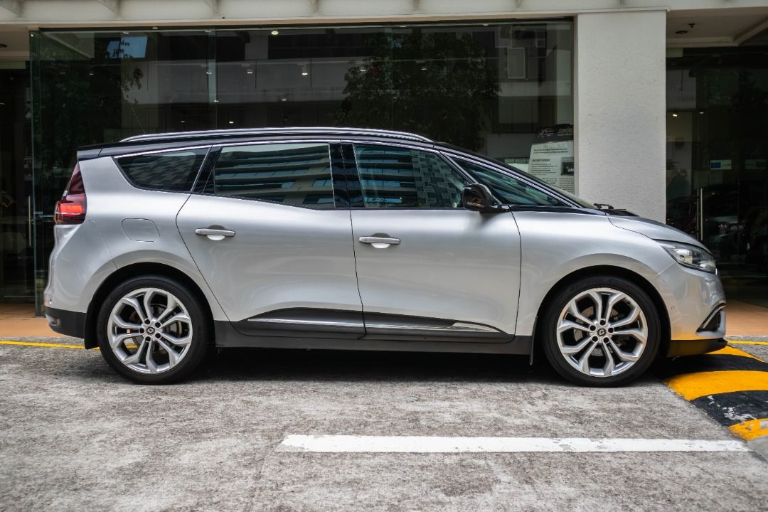 Renault Grand Scenic Diesel 1.5A dCi Moonroof Auto (Category: Used Cars) located in Singapore. Submitted by vinsautogroup (Listing ID 1465832212, Image 2). Description: Vehicle Features: 1.5L turbo diesel dci engine paired with 6 speed EDC automatic transmission. Delivers excellent fuel economy, torque and smooth driving. Accessories: Panoramic Sunroof, leather seats, keyless entry, push start, navigation, reverse camera, cruise control, electric