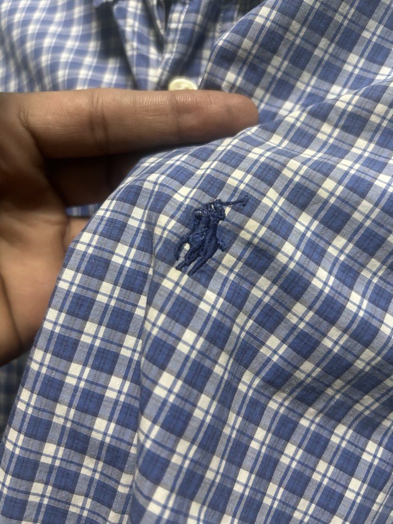 RL buttomdown (Category: Formal Shirts) located in Taytay. Submitted by dariusballesteros (Listing ID 1465827101, Image 3). Description: Large 22x28 .