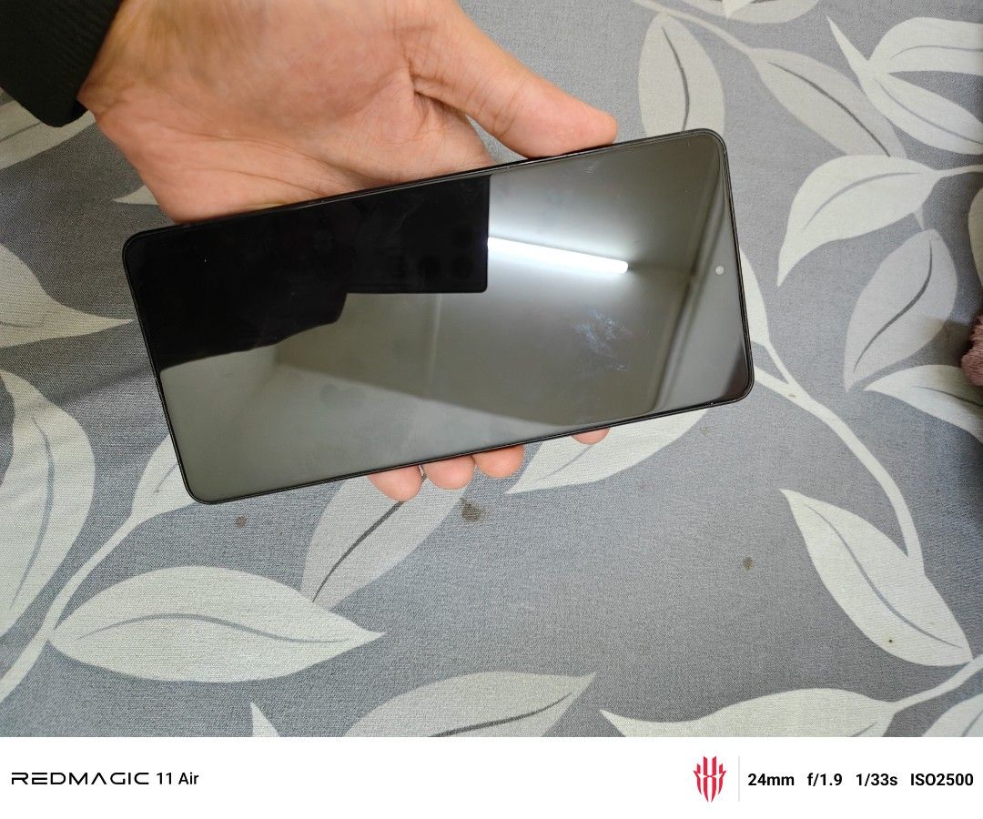 ROG LCD PROBLEM (Category: Asus) located in Kuala Lumpur. Submitted by favincent949241 (Listing ID 1465852256, Image 3). Description: ROG 8 -problem LCD and back cover glue only FREE COOLER,JOHOR,SENAI F2F.