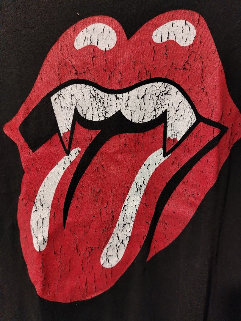 Rolling Stones (Category: Tshirts & Polo Shirts ) located in Candijay. Submitted by 6312_streetwear (Listing ID 1465838507, Image 2). Description: 21x26.