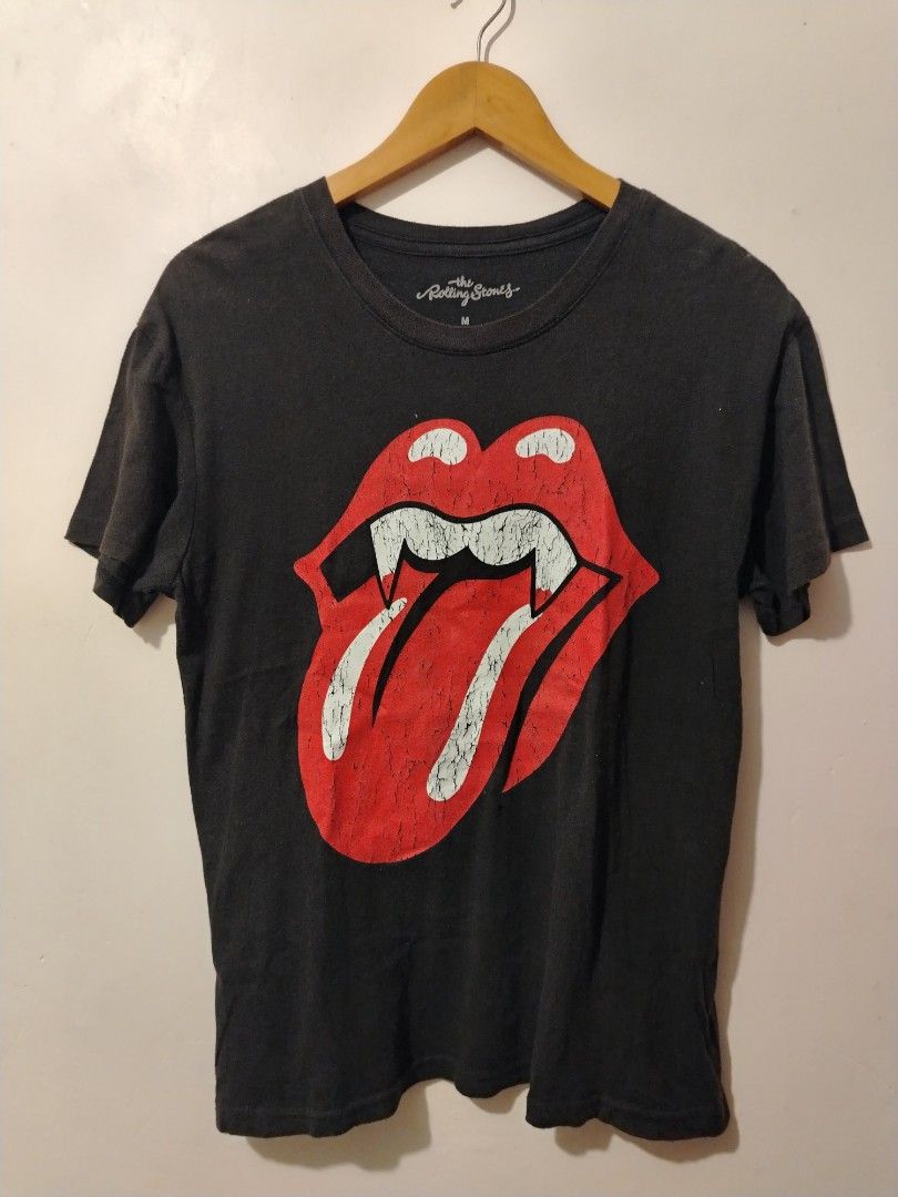 Rolling Stones (Category: Tshirts & Polo Shirts ) located in Candijay. Submitted by 6312_streetwear (Listing ID 1465838507, Image 1). Description: 21x26.
