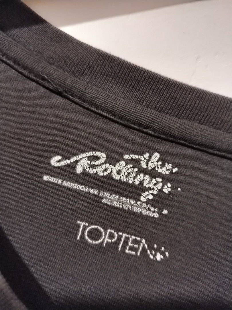 Rolling Stones Tee (Category: Tshirts & Polo Shirts ) located in Candijay. Submitted by 6312_streetwear (Listing ID 1465837526, Image 2). Description: 21x29.