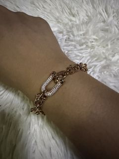 (Category: ) located in . Submitted by aprilluxcloset0812 (Listing ID 1465919557, Image 1). Description: .