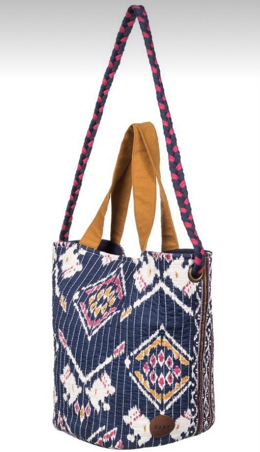 Roxy Quilted Ethnic Pattern Tote Bag （分類：Tote Bags）位於 Hong Kong。 由 twolittlewoods 提交（商品編號 1465766440，圖片 1）。簡介： 100%new &real No tags。