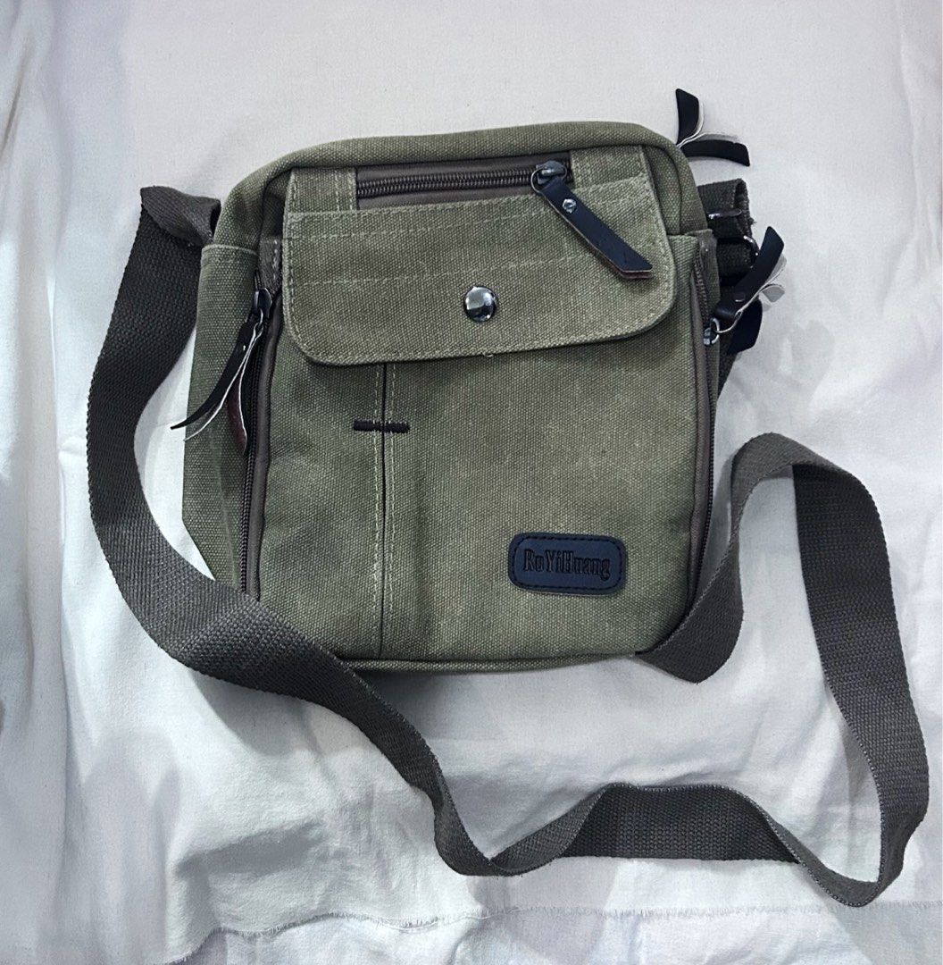 Ru Yi Huang Canvas Sling Bag (Category: Cross-body Bags) located in Makati City. Submitted by cestparfaitvintagejewelries (Listing ID 1465798145, Image 2). Description: .