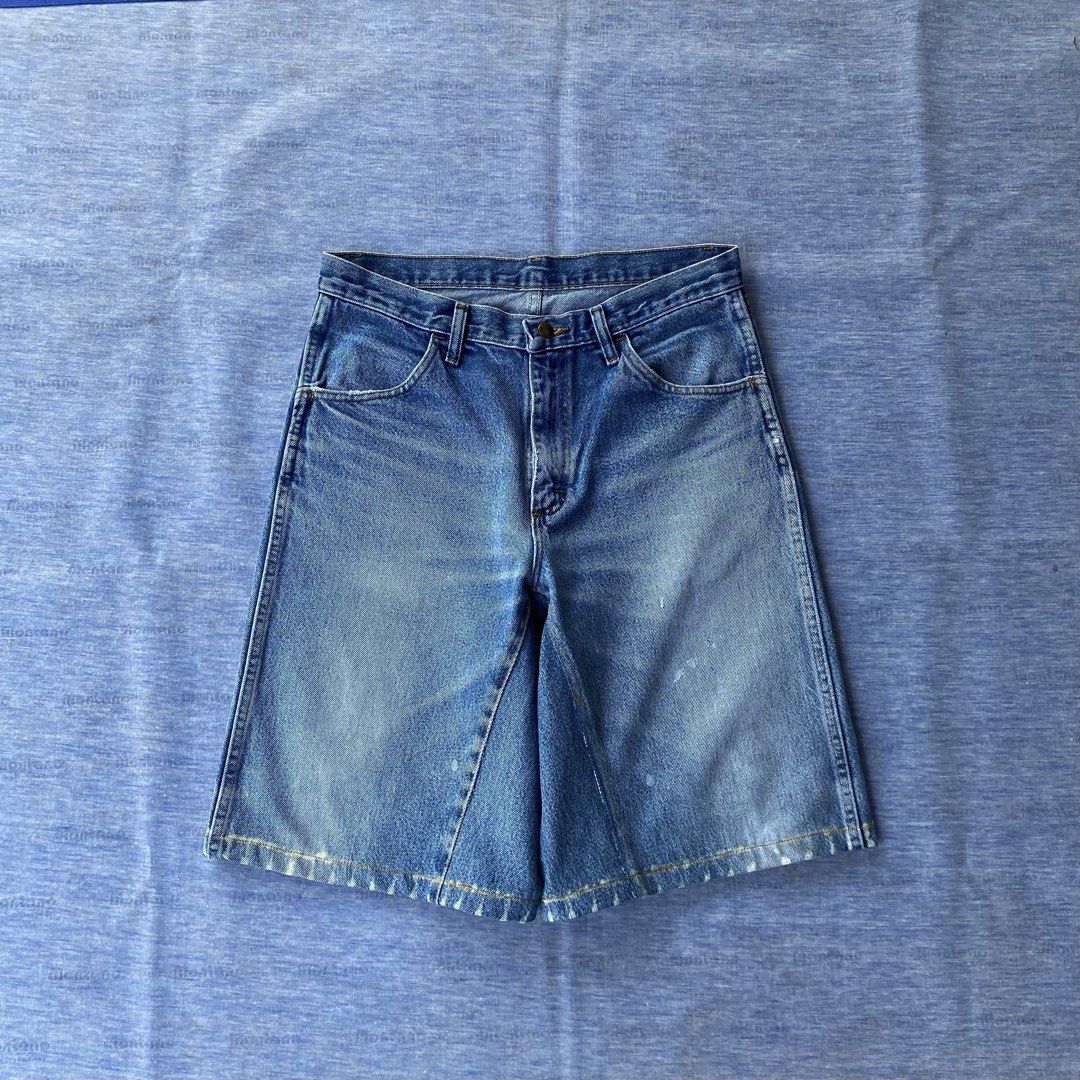 RUSTLER Y2k BIGPOCKET REWORK JORTS (Category: Shorts) located in Angeles City. Submitted by stephen52790 (Listing ID 1465910119, Image 2). Description: 🟥RUSTLER Y2k BIGPOCKET REWORK JORTS (INCH) Waist: 32 Length: 22 Thigh: 14 Leg opening: 12 •Good/Excellent condition •Hard denim •Crispy condition •Embroid design •Issue: Minimal stain Price: 600PHP.