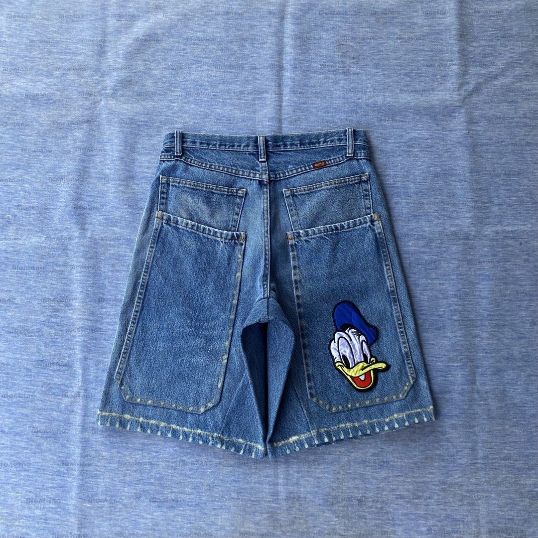 RUSTLER Y2k BIGPOCKET REWORK JORTS (Category: Shorts) located in Angeles City. Submitted by stephen52790 (Listing ID 1465910119, Image 1). Description: 🟥RUSTLER Y2k BIGPOCKET REWORK JORTS (INCH) Waist: 32 Length: 22 Thigh: 14 Leg opening: 12 •Good/Excellent condition •Hard denim •Crispy condition •Embroid design •Issue: Minimal stain Price: 600PHP.