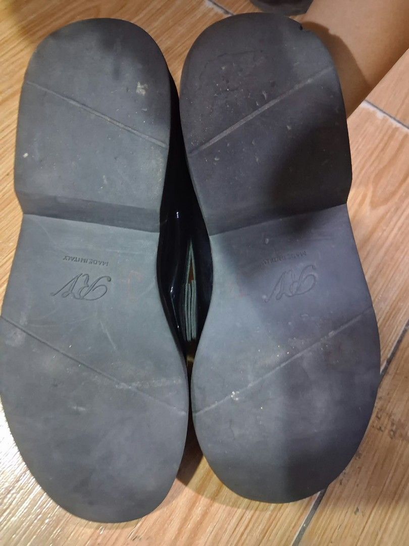 RV (Category: Sneakers & Footwear) located in Koronadal. Submitted by glads08089 (Listing ID 1465764897, Image 3). Description: RV loafers patent leather size 37 very good condition.