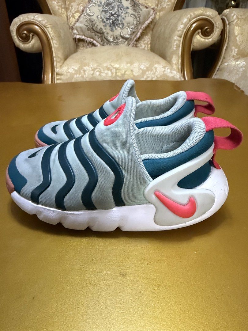 S004 - Nike Dynamo Go (Category: Babies & Kids Fashion) located in Silang. Submitted by ctb.ph (Listing ID 1465934775, Image 2). Description: .