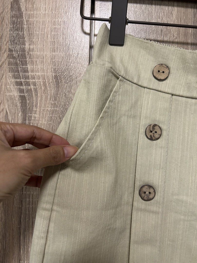 Sage Green Wide-Leg Culottes (Category: Other Bottoms) located in Bulacan. Submitted by relove.re (Listing ID 1465902391, Image 3). Description: Chic and effortlessly classy sage green culottes/palazzo pants featuring: * Size S * High-waist design * Front button detailing * Wide-leg, cropped silhouette * Lightweight fabric — perfect for casual or smart-casual looks * Neutral sage green shade, easy to style ✨ Very good condition Perfect for pairin
