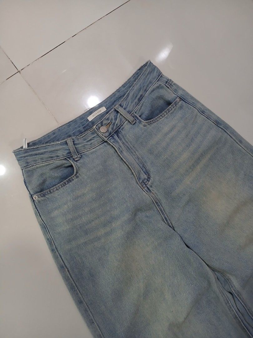 *SAILOR MOON WASHED WIDELEG DENIM PANTS (Category: Jeans) located in Davao. Submitted by reworn.dvo (Listing ID 1465826788, Image 2). Description: Waist: 30in Thigh: 12.5in Length: 40.5in Leg opening: 12.5in Condition: 10/10 Issue: none Grab: 550(Automatically yours!)+sf Think before buying! be Responsible! STAY REWORN♻️.