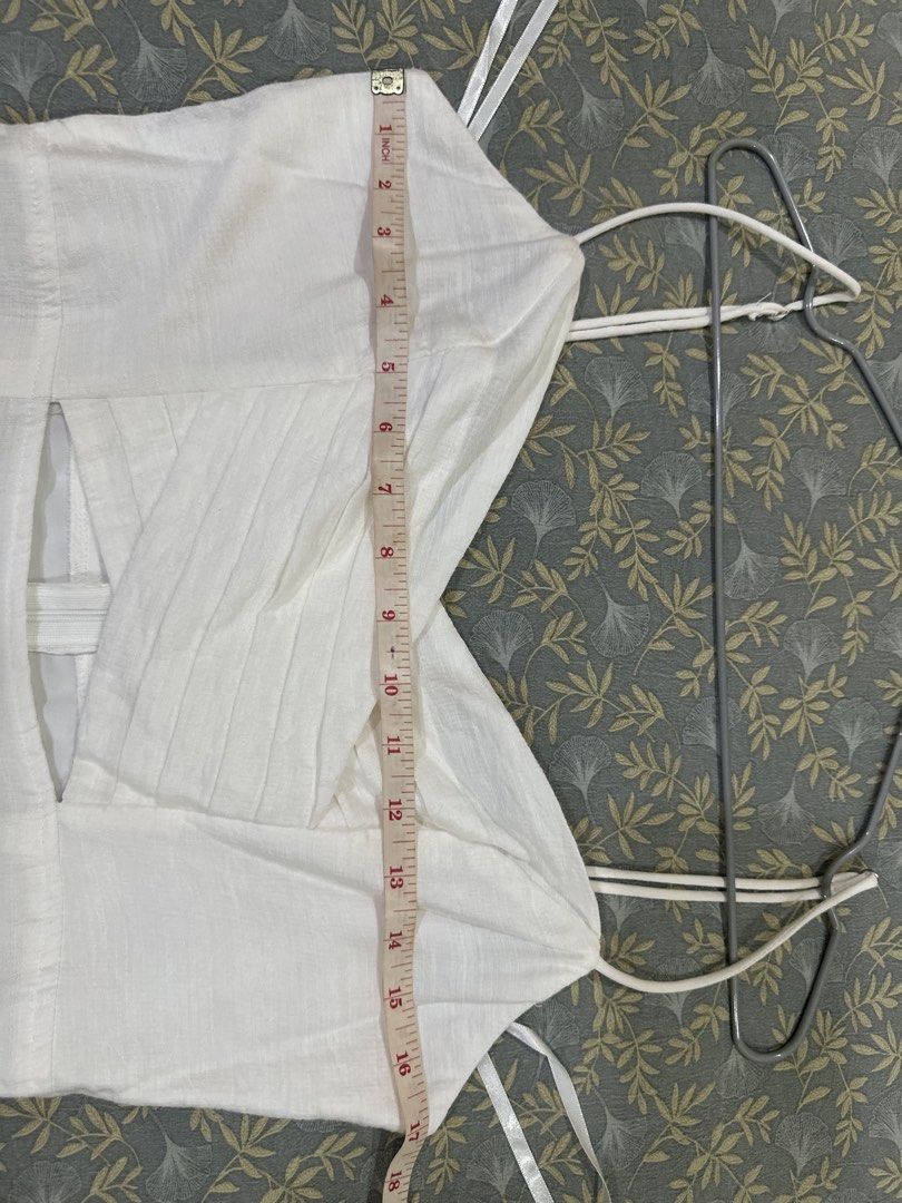 Saints & Secrets white Summer dress (Category: Dresses) located in Quezon City. Submitted by tofuandbisky (Listing ID 1465914756, Image 3). Description: Saints & Secrets summer dress Bust 34 to 36 inches waist 28-30 inches.