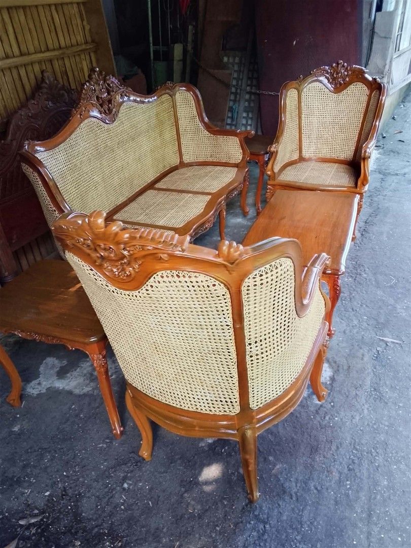 Sala set Manilenya (Category: Sofas) located in Manila. Submitted by carmelites36250 (Listing ID 1465850741, Image 2). Description: Manilenya Sala set ❤ Solid narra wood ❤New solihiya 1 pc Long✅ 1pc Center table✅ 2pcs Single chairs✅ 2pcs side table✅ Pick up @ Shop/ Delivery 🚚✅🚚 Pm me ☎☎☎☎ Price-60, 000 Only Ready to use ❤❤ #forsale #furnitureshop.