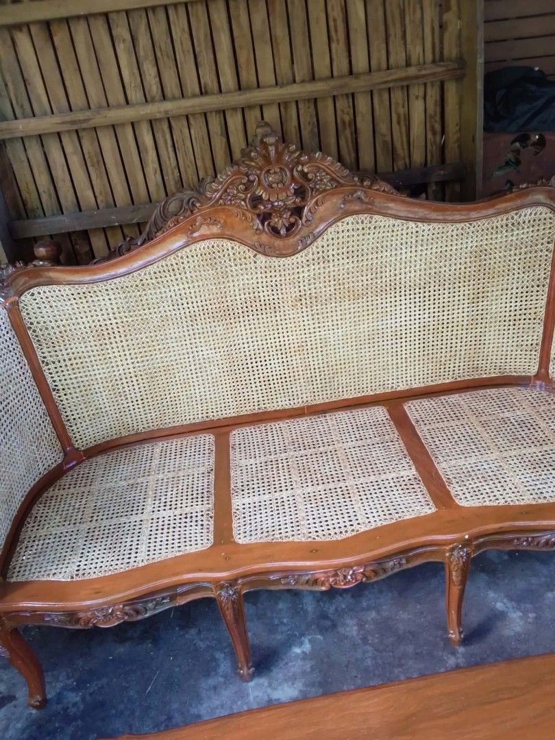 Sala set Manilenya (Category: Sofas) located in Manila. Submitted by carmelites36250 (Listing ID 1465850741, Image 3). Description: Manilenya Sala set ❤ Solid narra wood ❤New solihiya 1 pc Long✅ 1pc Center table✅ 2pcs Single chairs✅ 2pcs side table✅ Pick up @ Shop/ Delivery 🚚✅🚚 Pm me ☎☎☎☎ Price-60, 000 Only Ready to use ❤❤ #forsale #furnitureshop.
