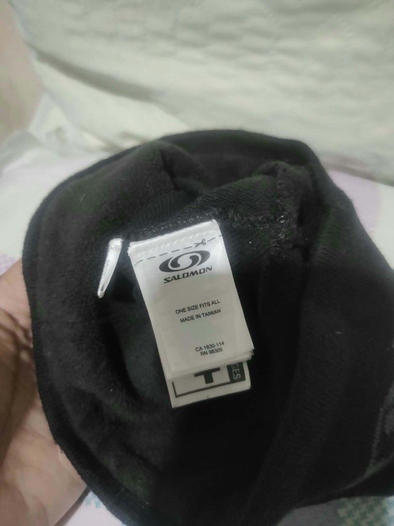 Salomon beanie (Category: Beanies) located in Vinzons. Submitted by khasanche43622 (Listing ID 1465895035, Image 2). Description: Excellent condition No issue.